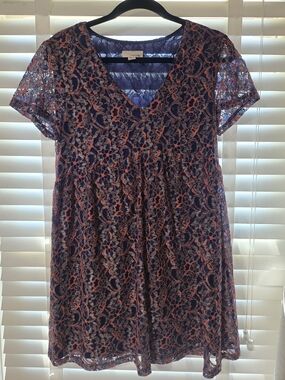 NWOT Lace Overlay V-Neck Mini Dress in Navy and Coral Sz S